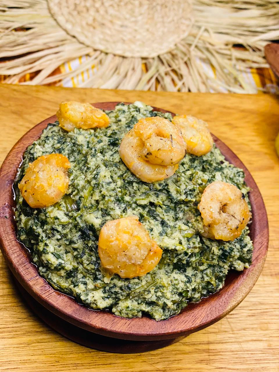 Ndolè à la viande de boeuf et crevettes