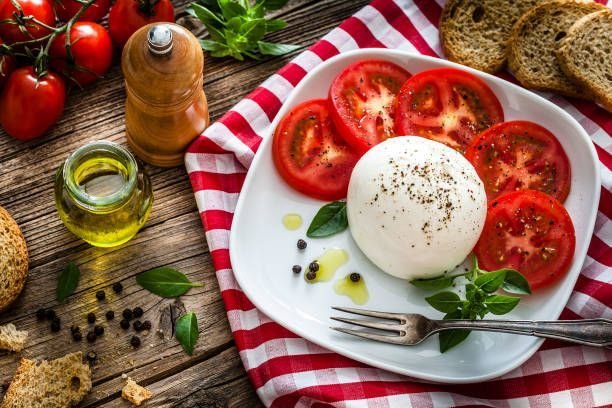 Salade tomate Mozzarella au poivre noir de Penja